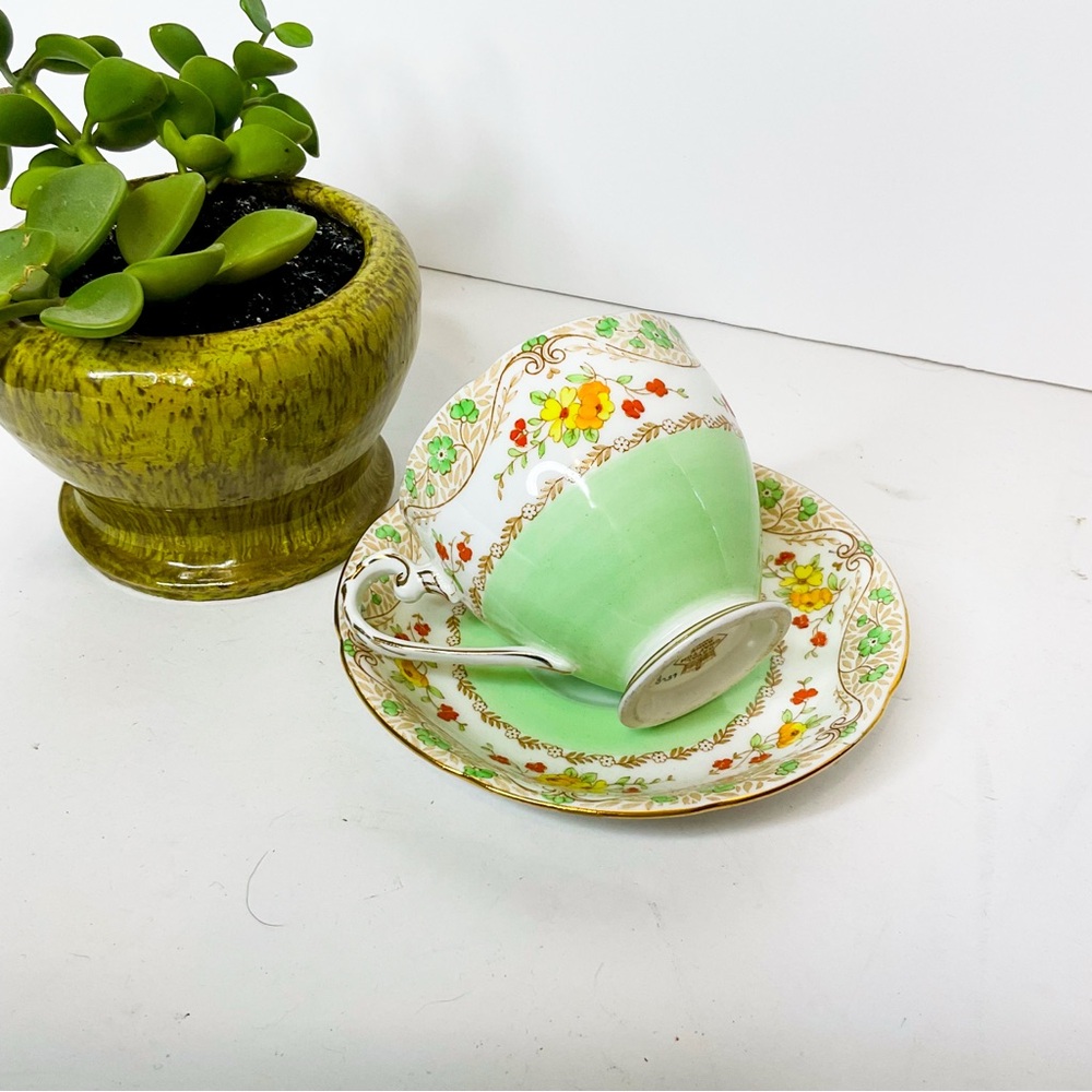 VINTAGE Royal Grafton Bone China Teacup & Saucer – Green Gold Floral England - Picture 4 of 7